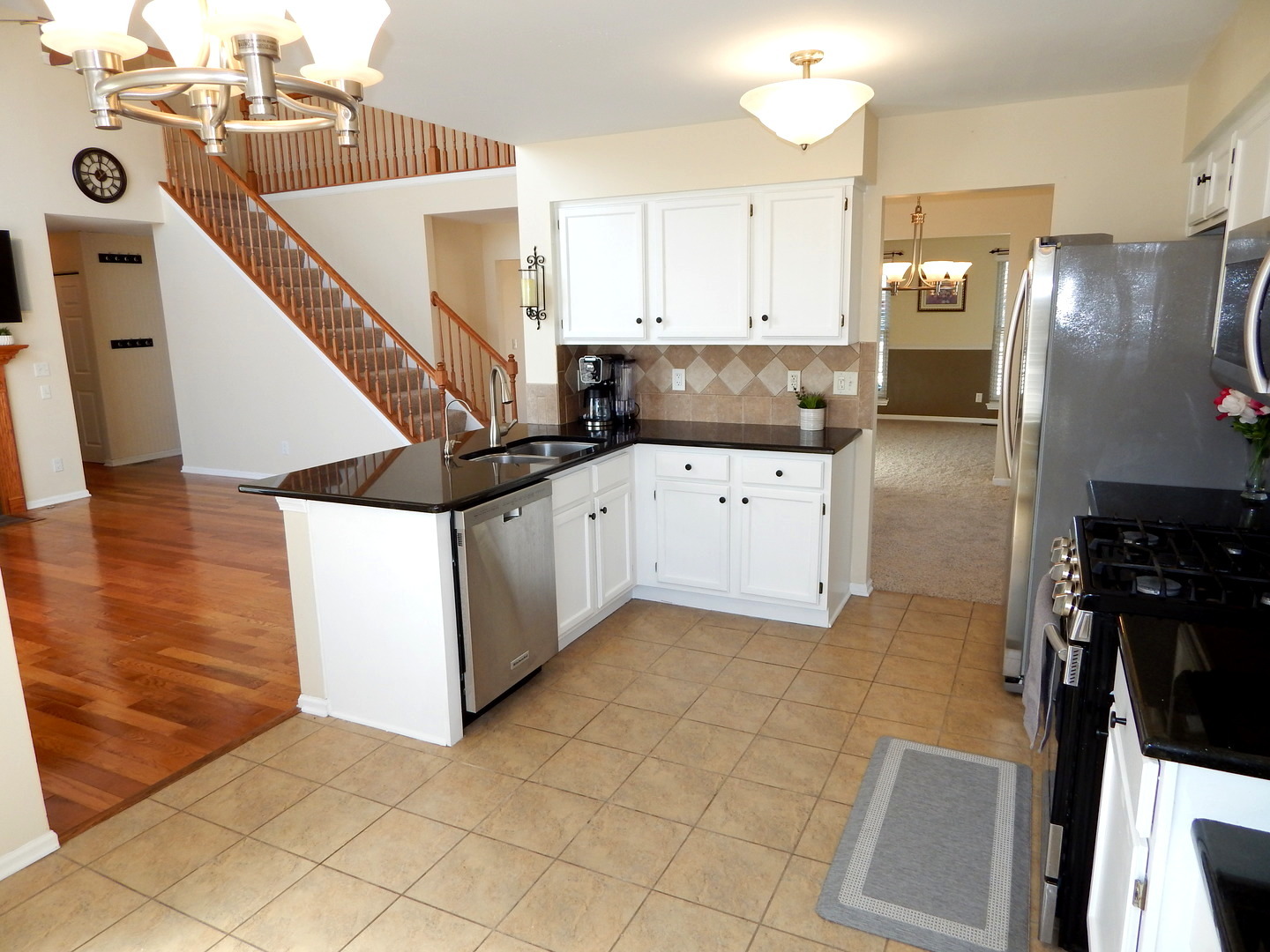 640 Pearces Ford Road Oswego, IL 60543 - Photo 4 of 58 Gallery Image 4