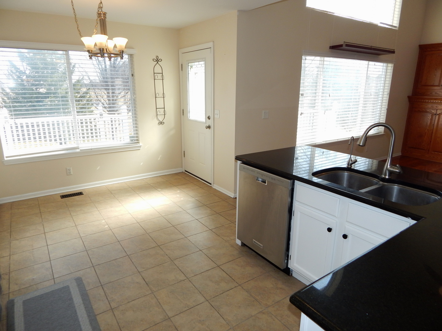 640 Pearces Ford Road Oswego, IL 60543 - Photo 9 of 58 Gallery Image 9