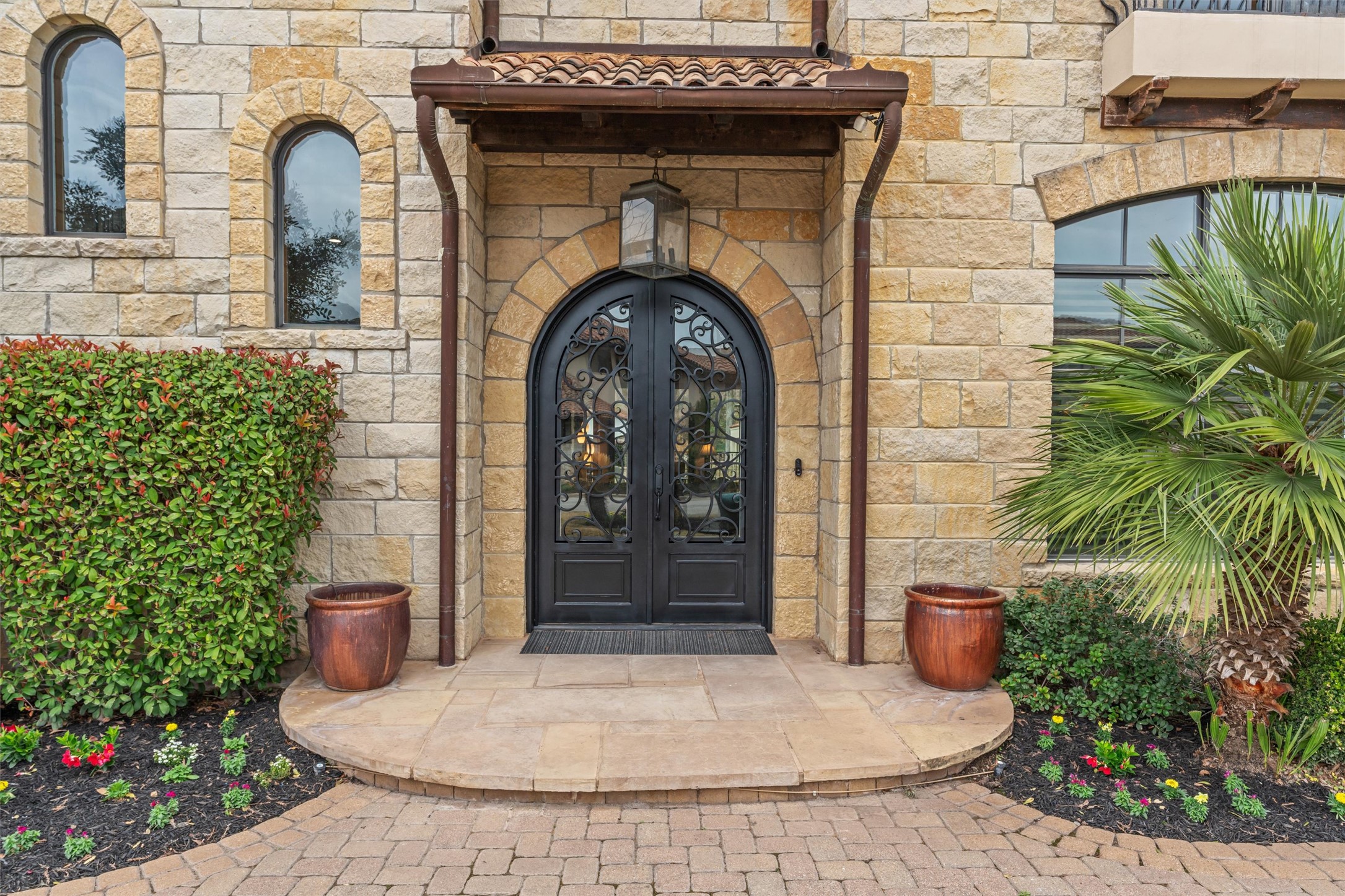 4407 Island Cove Austin, TX 78731 - Photo 4 of 40 With 8,286 square feet, this home features two primary bedroom suites and three additional bedrooms with private bathrooms