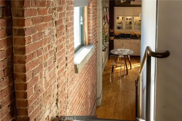 a view of entryway with patio