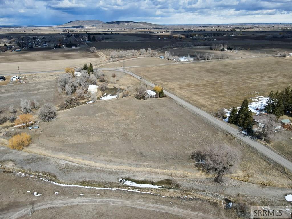 589 North 3600 Street Menan, ID 83434 - Photo 19 of 34