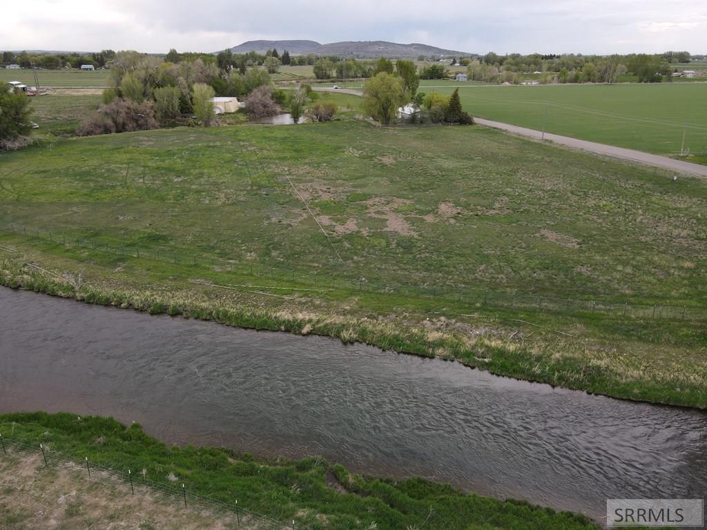 589 North 3600 Street Menan, ID 83434 - Photo 10 of 34