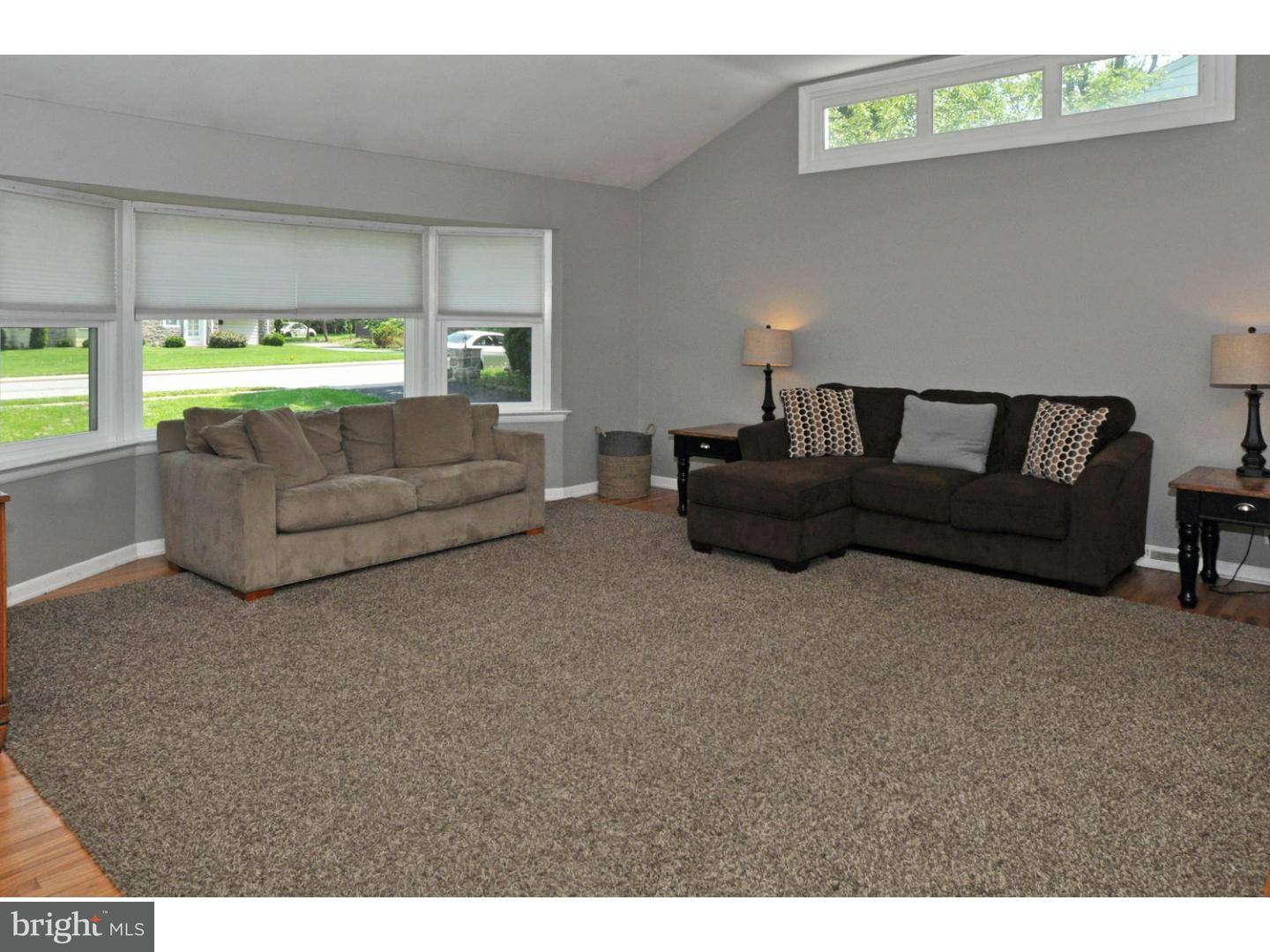 1004 Church Road Oreland, PA 19075 - Photo 3 of 25 Living Room