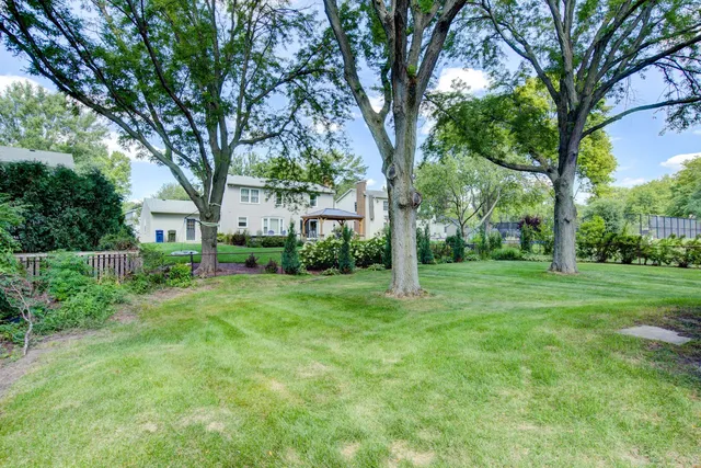 $740,000 | 907 Secretariat Drive, Naperville, IL 60540