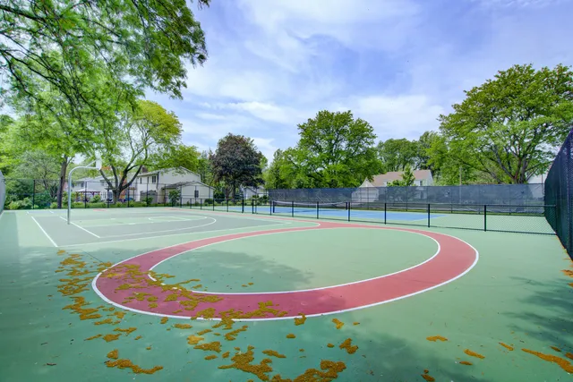 $740,000 | 907 Secretariat Drive, Naperville, IL 60540