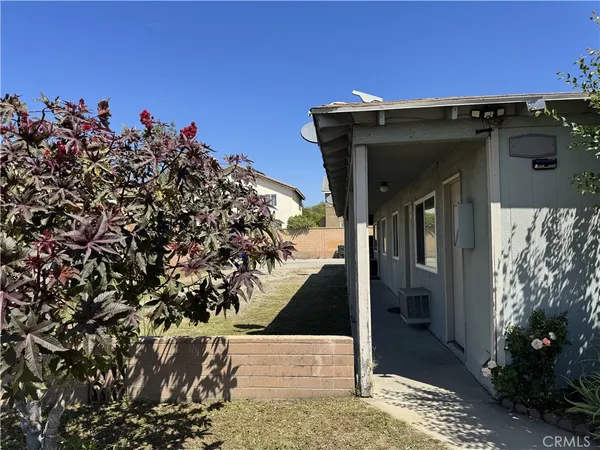 $1,600 | 580 West Shamrock Street, Rialto, CA 92376