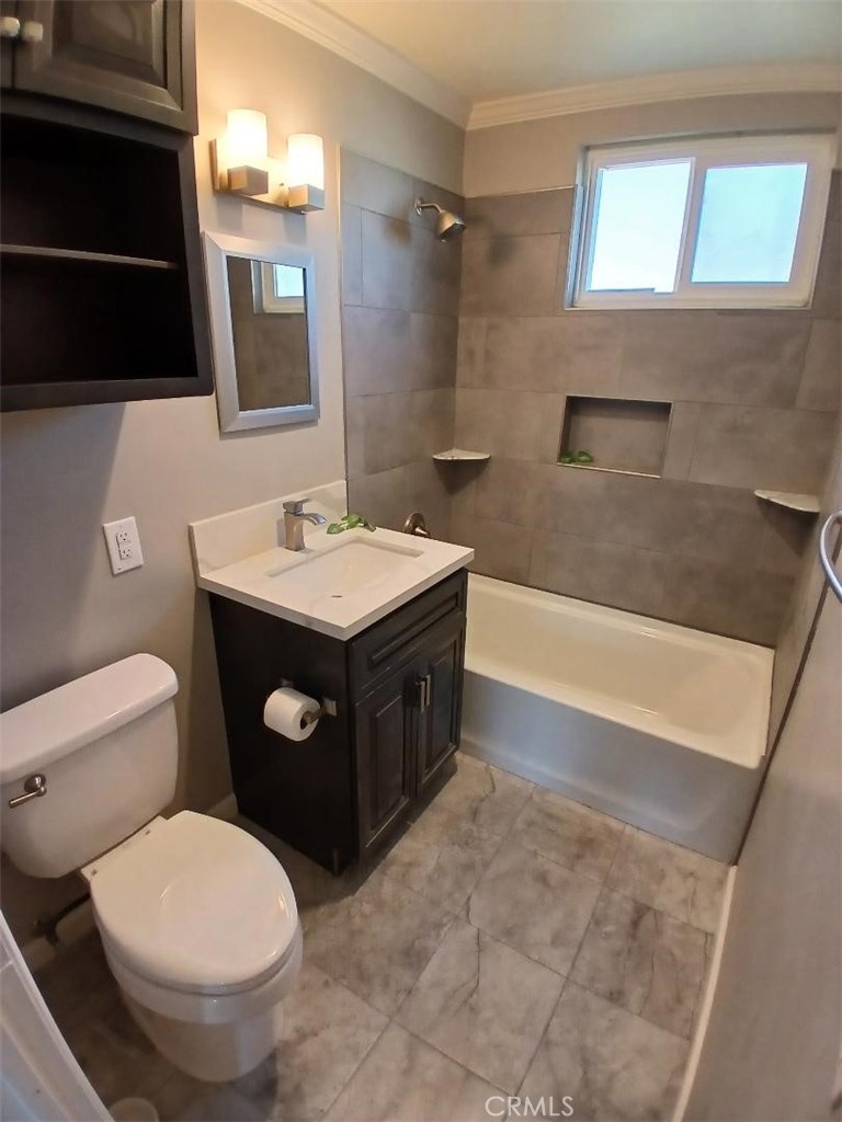 580 West Shamrock Street Rialto, CA 92376 - Photo 7 of 9