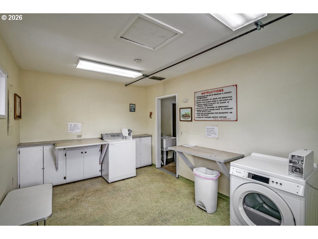 205 South 54th Street, Unit 10 Springfield, OR 97478 - Photo 40 of 42 Community Amenities