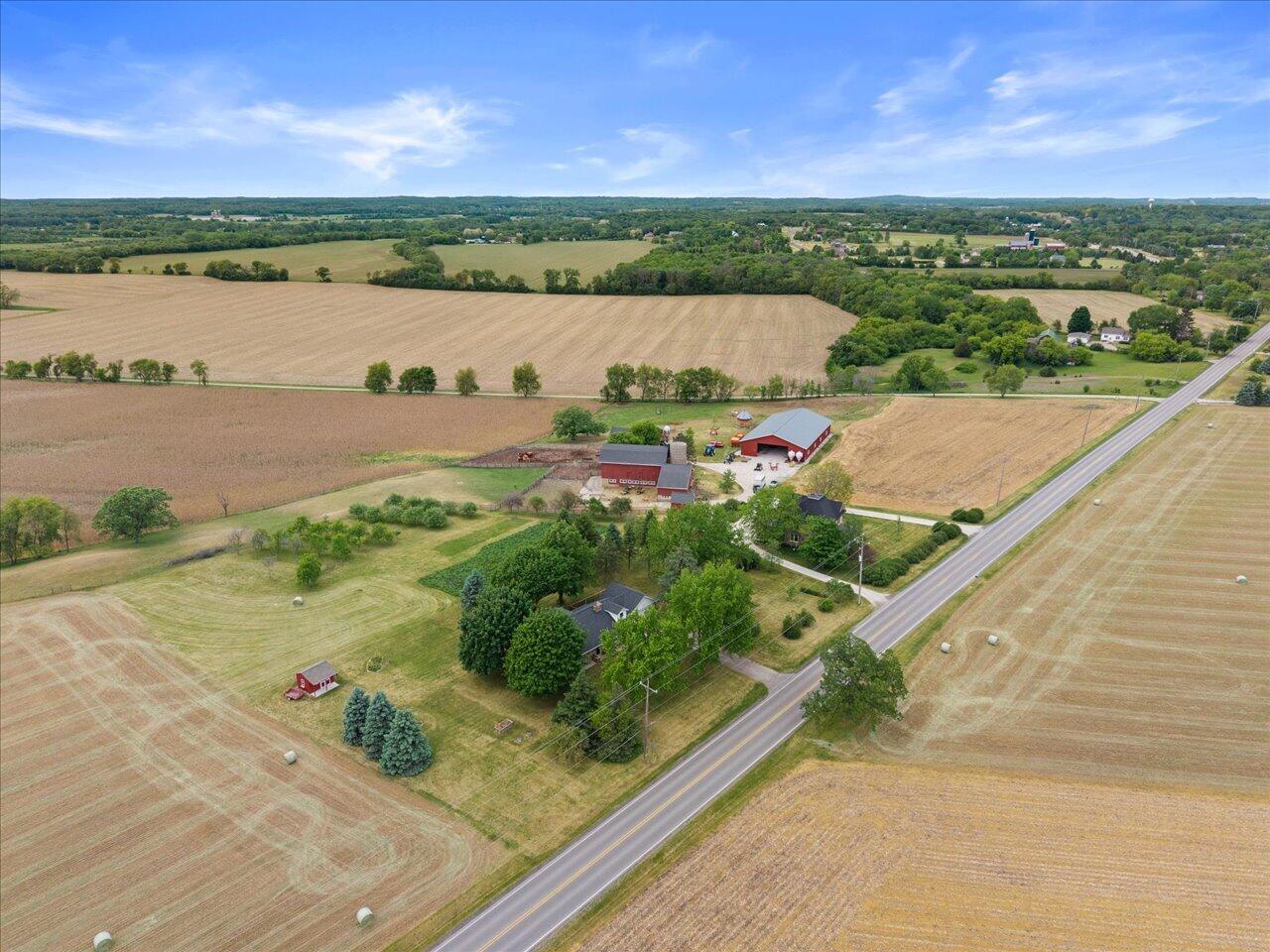 W334-s7837 County Road East Mukwonago, WI 53149 - Photo 36 of 49 31