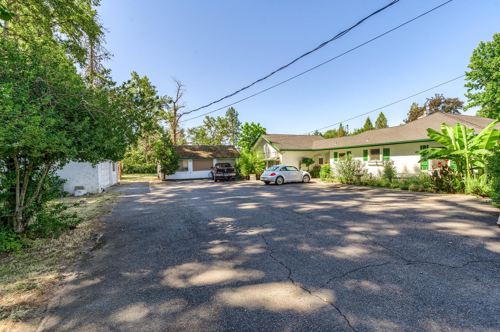 2833 Lower River Road Grants Pass, OR 97526 - Photo 34 of 60 Plenty of parking!