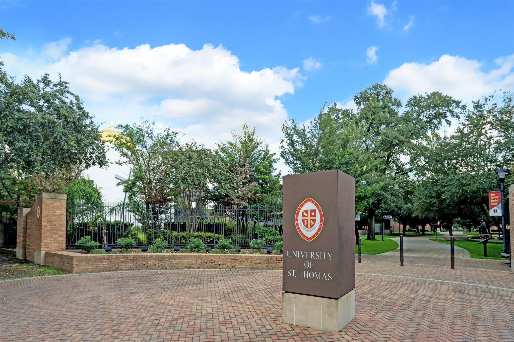 1007 Barkdull Street, Unit 4 Houston, TX 77006 - Photo 28 of 28 St. Thomas University is a 10 minute stroll away.