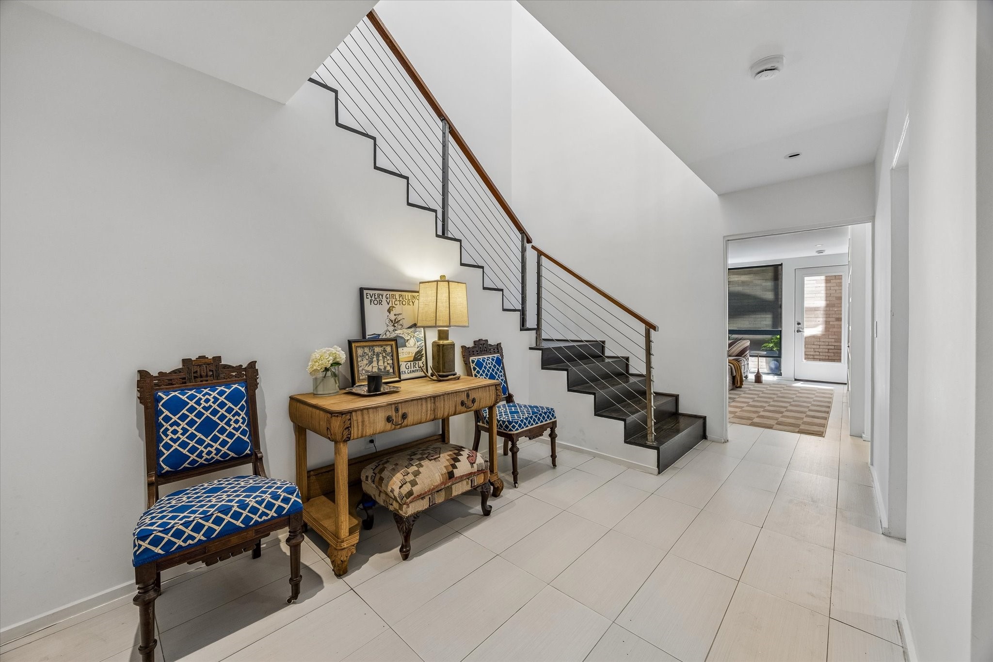 1007 Barkdull Street, Unit 4 Houston, TX 77006 - Photo 3 of 28 View from the entry toward the first floor den and two bedrooms.