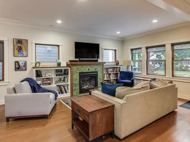 $975,000 | 828 Wesley Avenue, Oak Park, IL 60304