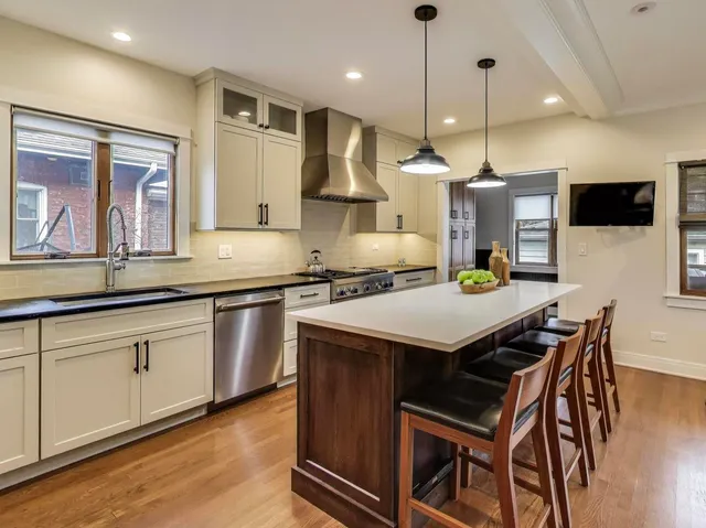 $975,000 | 828 Wesley Avenue, Oak Park, IL 60304