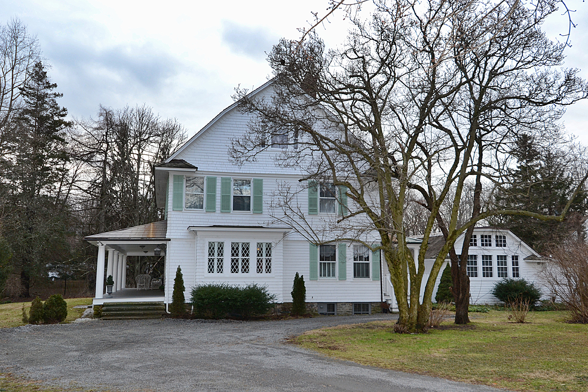 143 Gerdes Road New Canaan, CT 06840 - Photo 1 of 34 Front