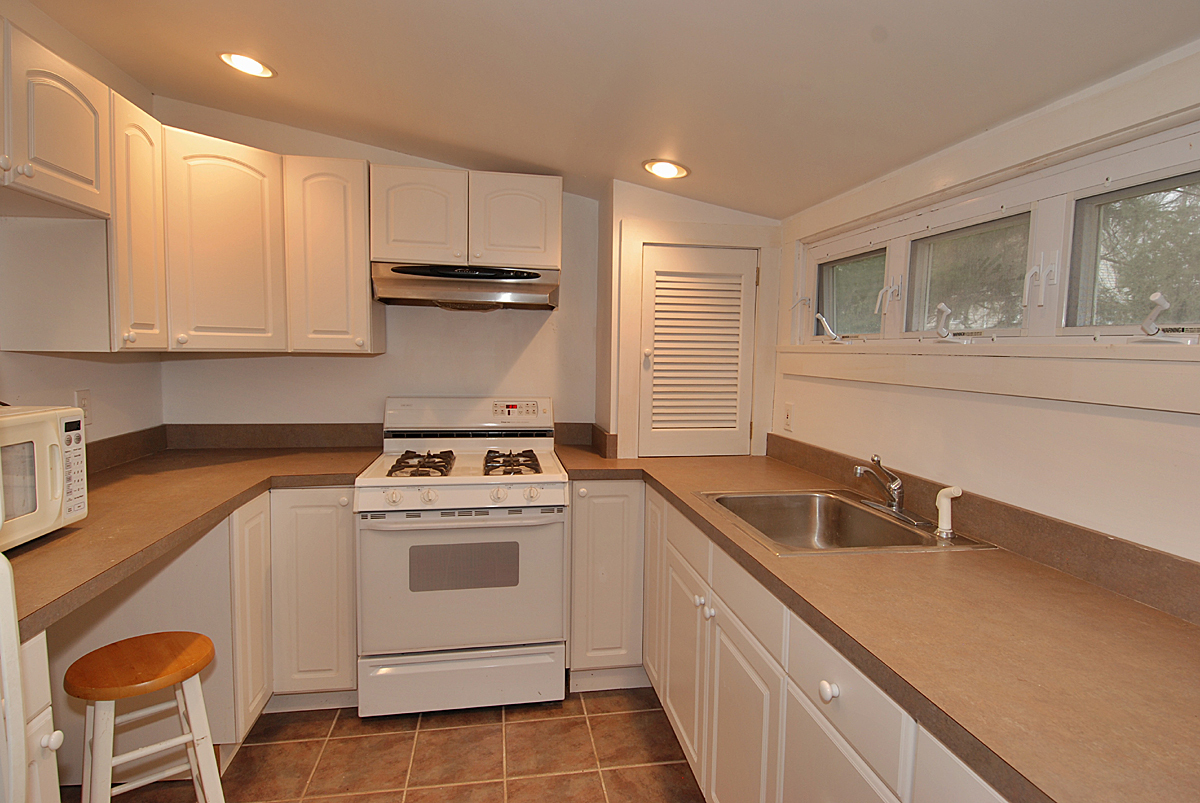 143 Gerdes Road New Canaan, CT 06840 - Photo 19 of 34 Kitchen off studio plus bath