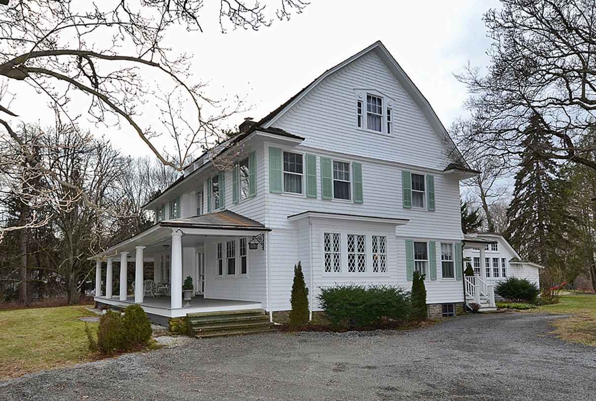 143 Gerdes Road New Canaan, CT 06840 - Photo 2 of 34 Front