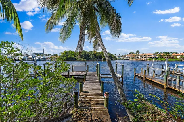 a view of a terrace with sitting area