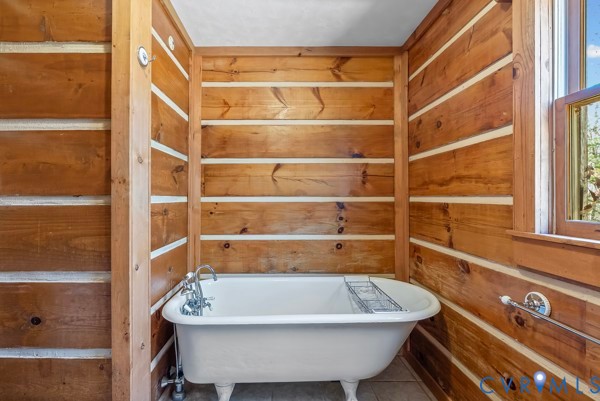 2371 Cedar Bend Road Appomattox, VA 24522 - Photo 25 of 50 a view of a bathtub in a room