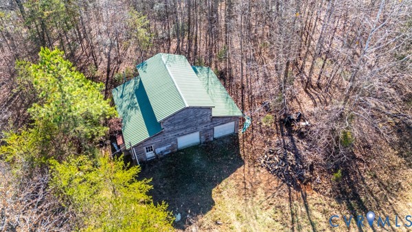 2371 Cedar Bend Road Appomattox, VA 24522 - Photo 46 of 50 a garden view with a fountain