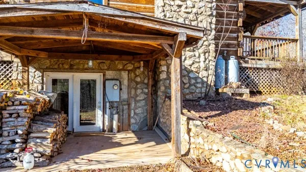a view of a front door of the house