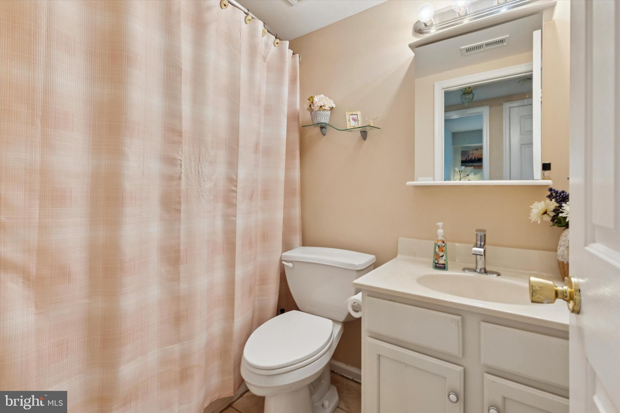 649 Brandon Road Eagleville, PA 19403 - Photo 16 of 39 Bath