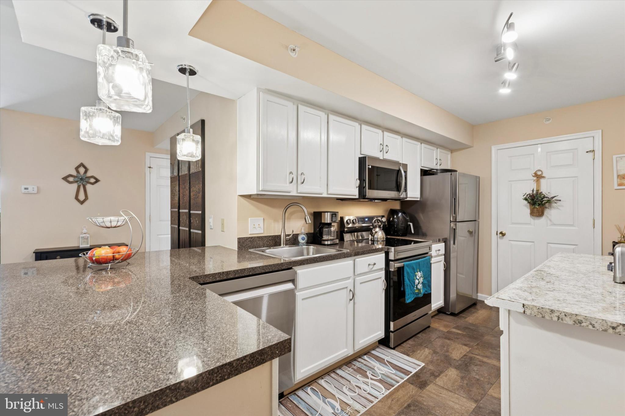 649 Brandon Road Eagleville, PA 19403 - Photo 8 of 39 Kitchen