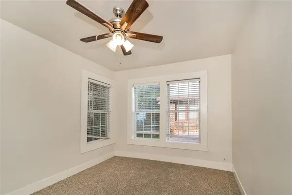 $1,200 | 814 West College Street, Sherman, TX 75092