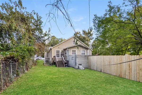 $1,200 | 814 West College Street, Sherman, TX 75092