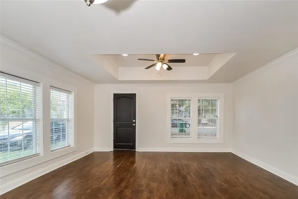 $1,200 | 814 West College Street, Sherman, TX 75092