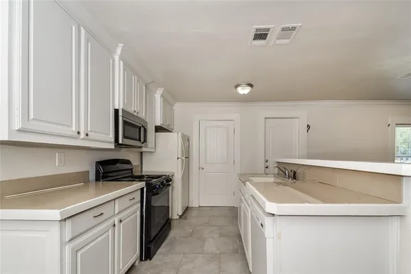 $1,200 | 814 West College Street, Sherman, TX 75092