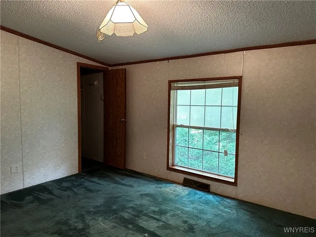 $145,444 | 6659 Cross Road, Great Valley, NY 14741