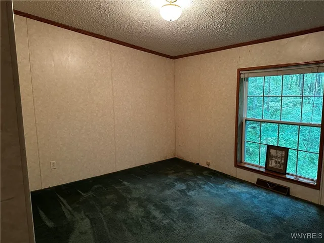 $145,444 | 6659 Cross Road, Great Valley, NY 14741