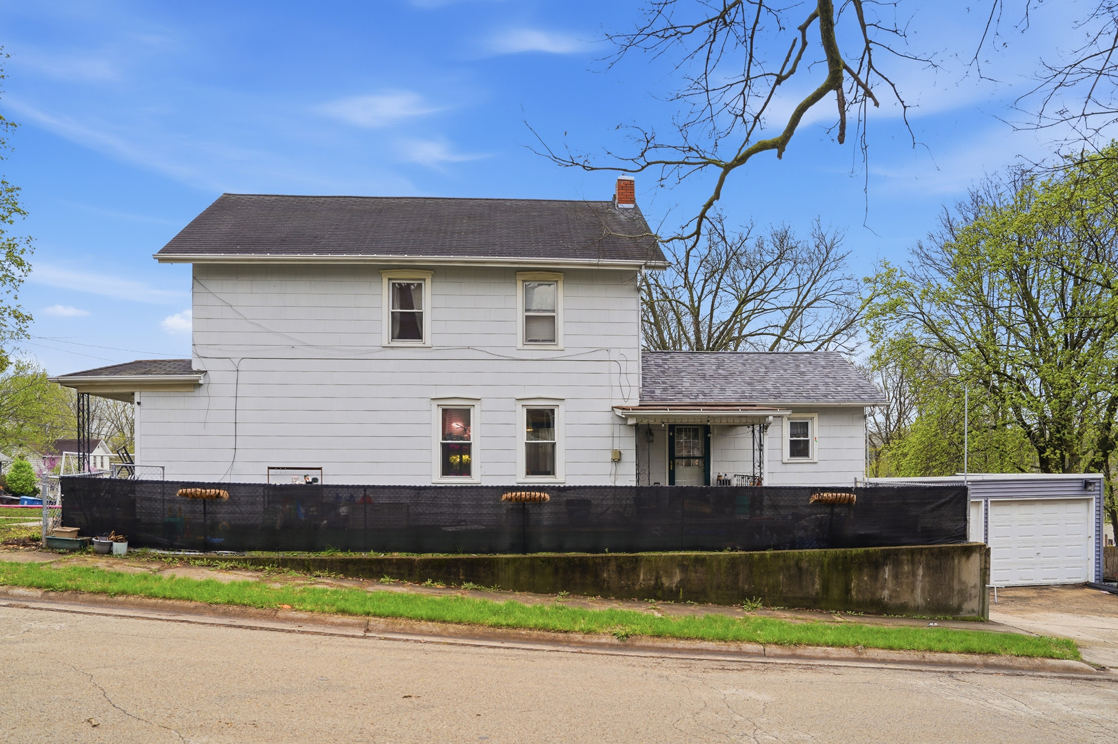 401 Crawford Avenue Dixon, IL 61021 - Photo 2 of 20
