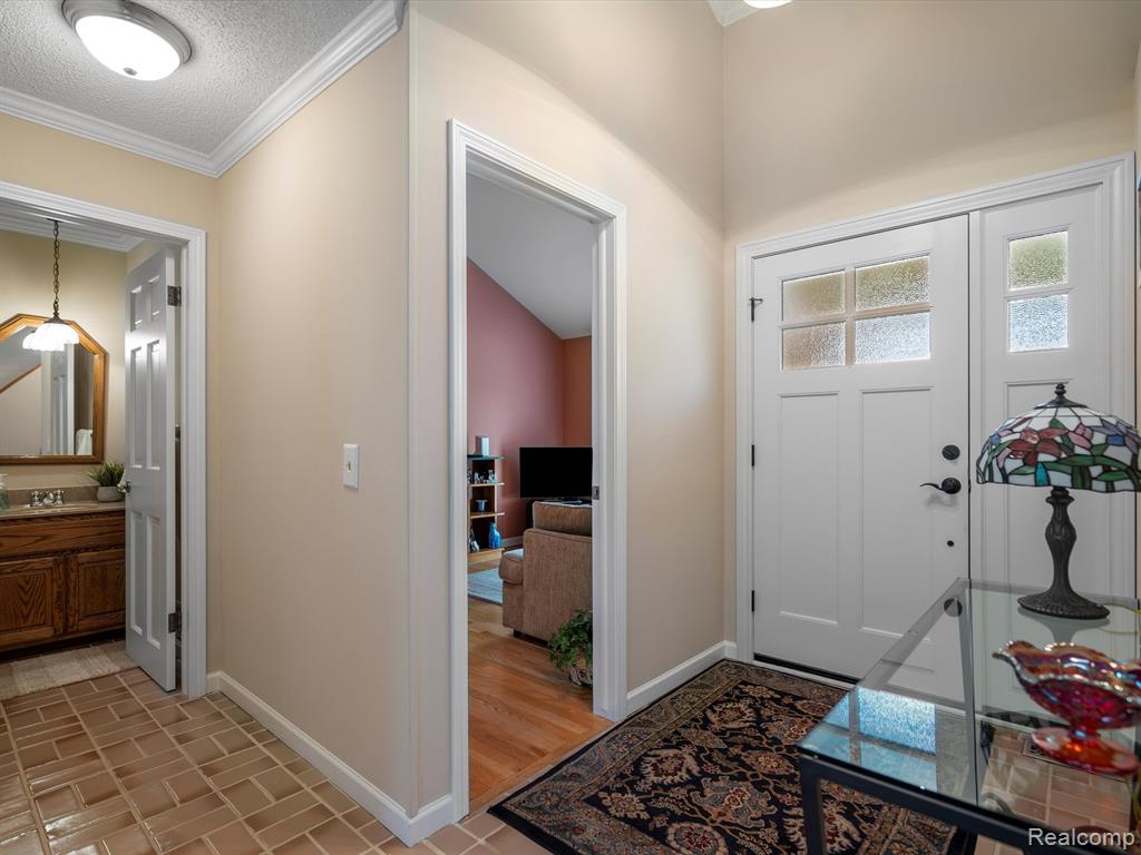 846 Stag Ridge Road Rochester Hills, MI 48309 - Photo 10 of 42