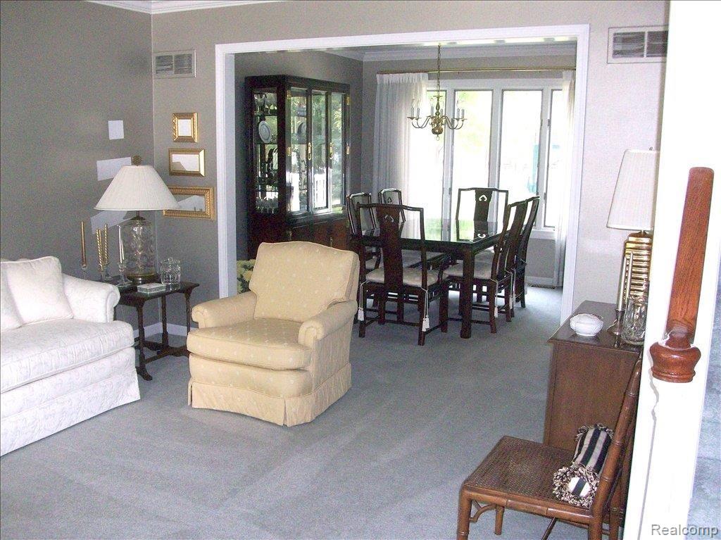 2663 Stonebury Drive Rochester, MI 48307 - Photo 10 of 14 Open to Dining