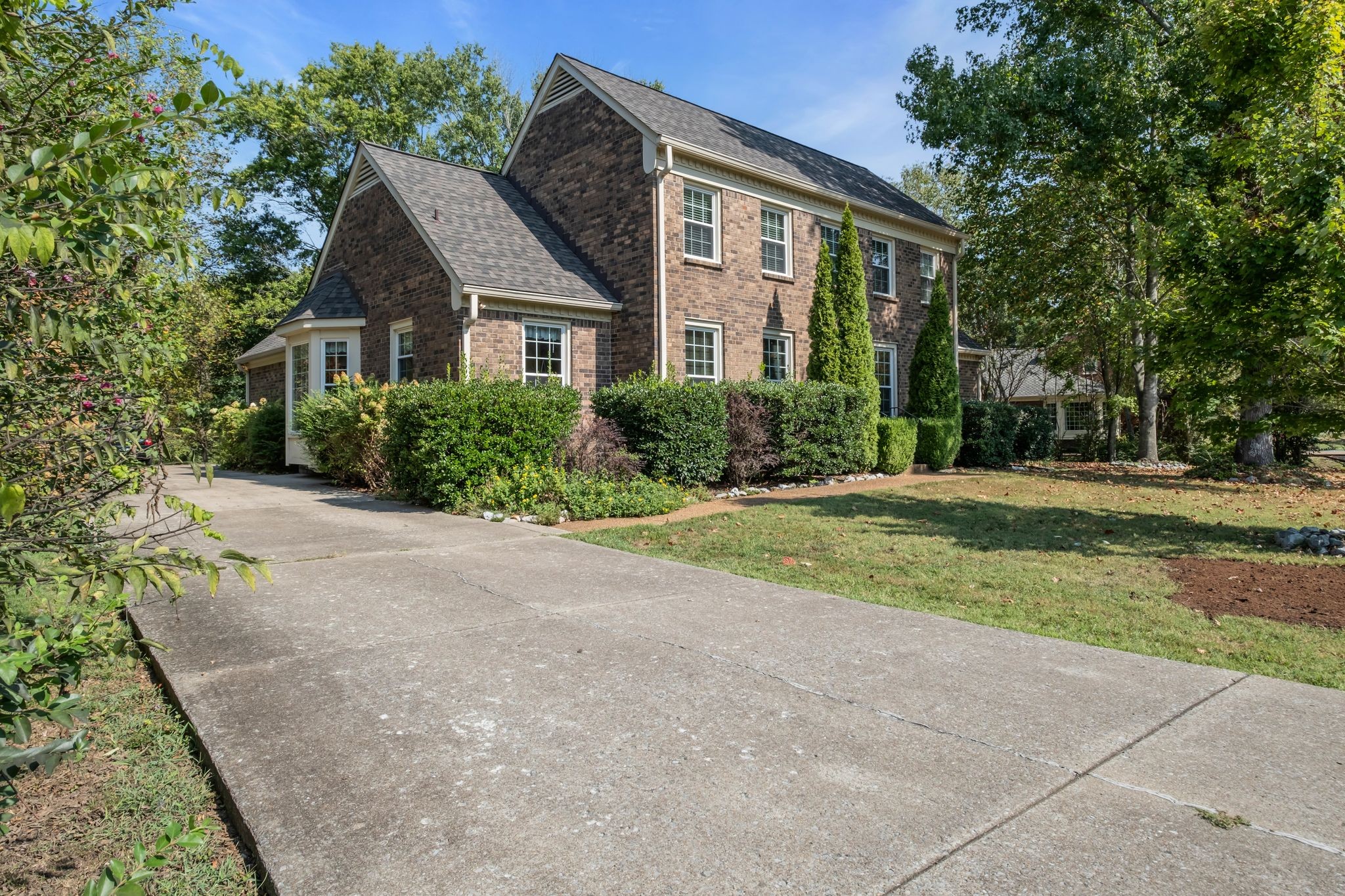 168 Cottonwood Drive Franklin, TN 37069 - Photo 2 of 39