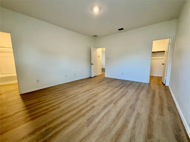 $1,650 | 345 The Bad Way, Jarrell, TX 76537