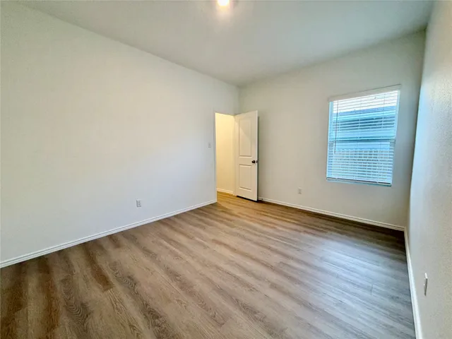 $1,650 | 345 The Bad Way, Jarrell, TX 76537