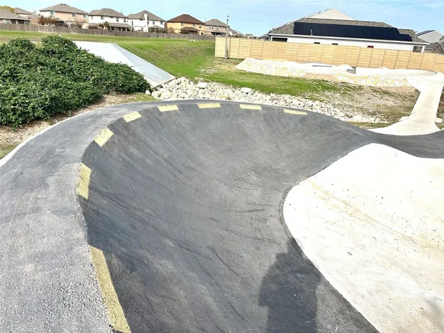 $1,750 | 345 The Bad Way, Jarrell, TX 76537