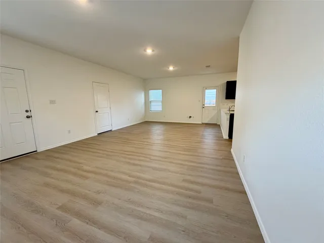 $1,650 | 345 The Bad Way, Jarrell, TX 76537