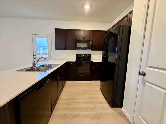 $1,650 | 345 The Bad Way, Jarrell, TX 76537