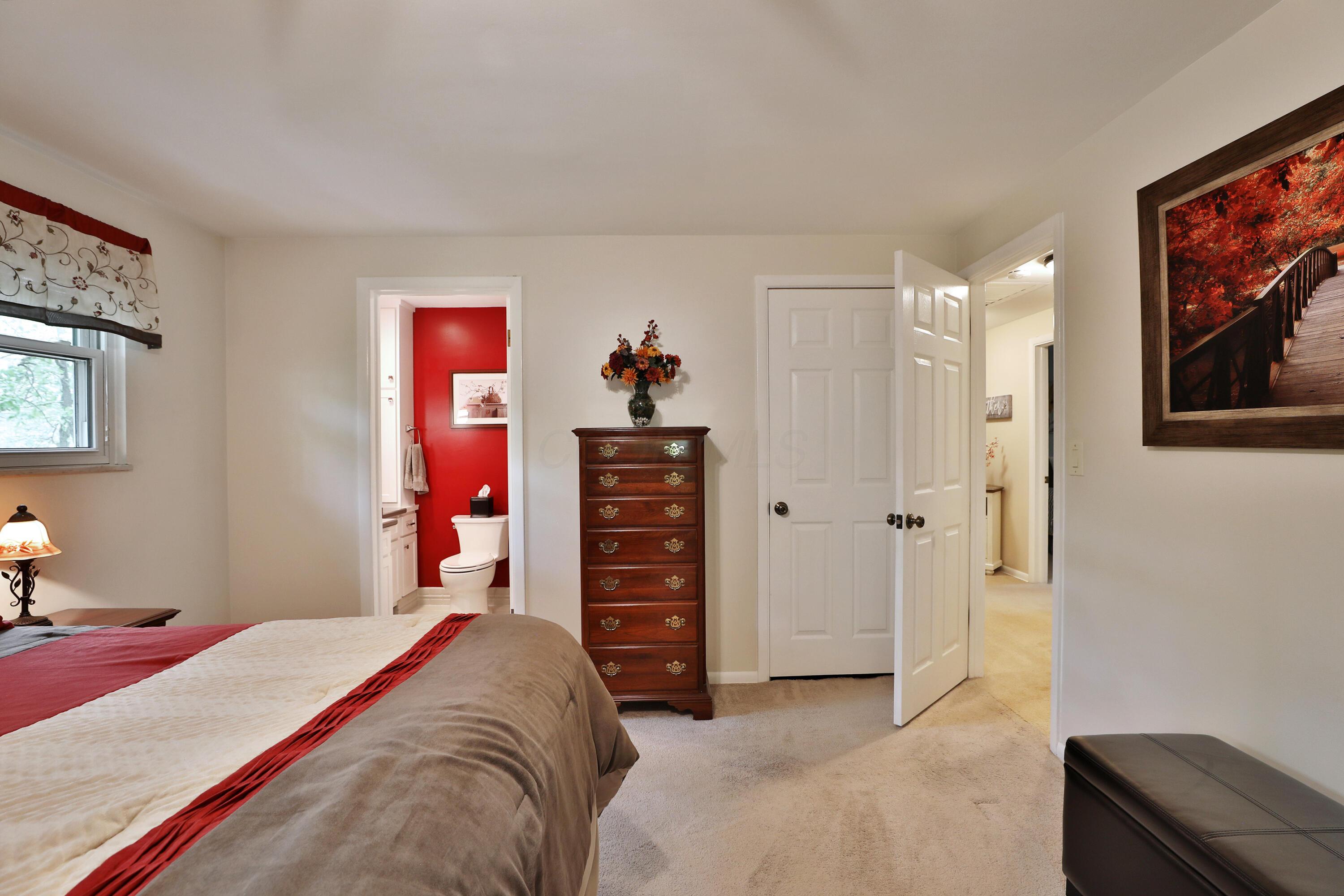 6653 Merwin Road Columbus, OH 43235 - Photo 40 of 55 Primary Suite