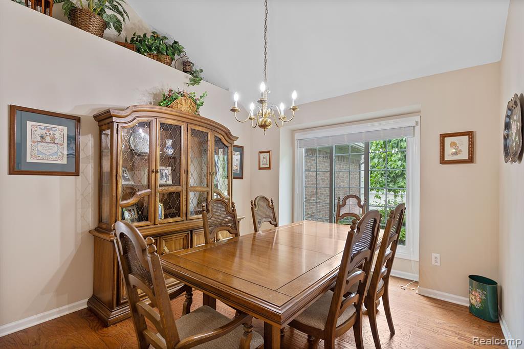 2017 Roundtree Rochester Hills, MI 48307 - Photo 8 of 36