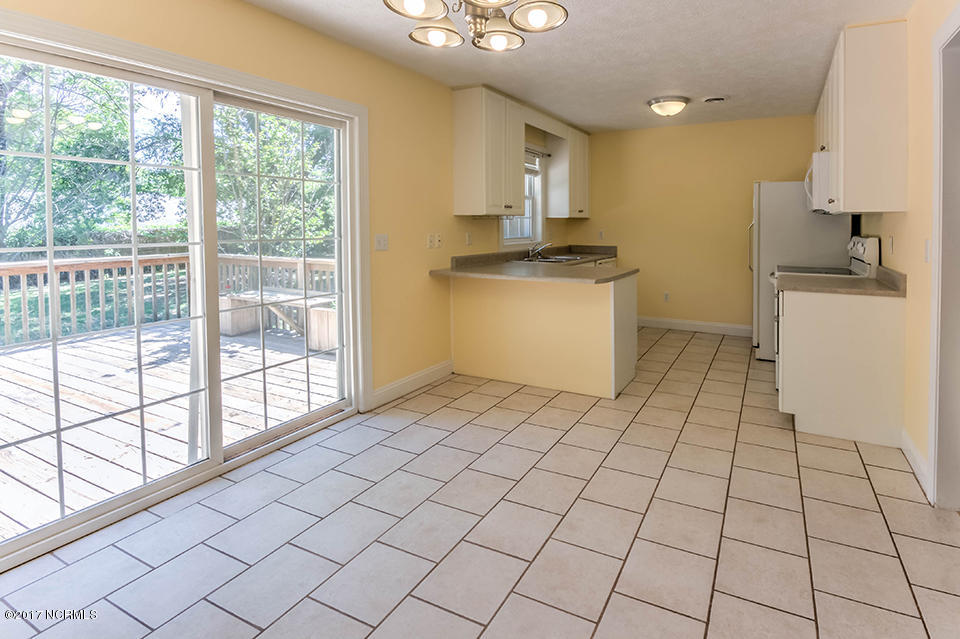 7808 Pencade Road Wilmington, NC 28411 - Photo 6 of 31 IMG_4566_7_8