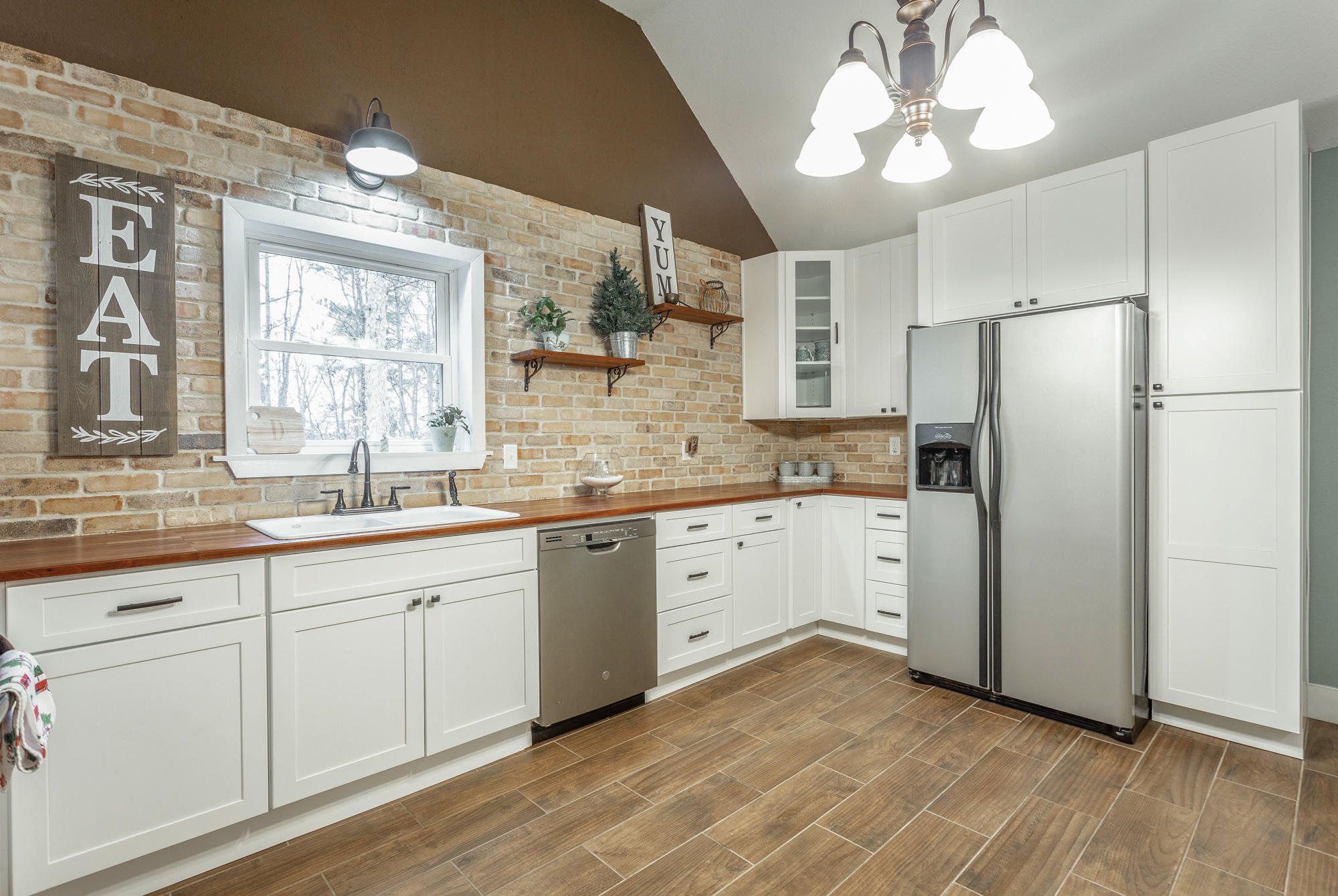 600 Edgeman Road Ringgold, GA 30736 - Photo 3 of 28 Kitchen