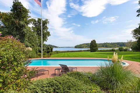 $3,995,000 | 61 Factory Pond Road, Locust Valley, NY 11560