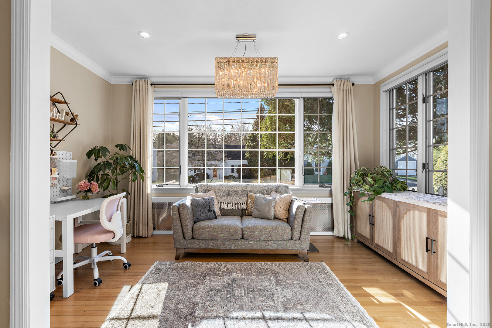 77 Maple Street Darien, CT 06820 - Photo 4 of 23