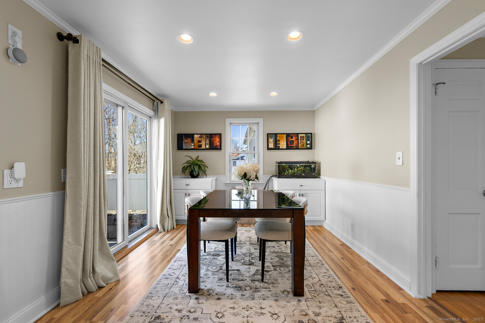 77 Maple Street Darien, CT 06820 - Photo 5 of 23