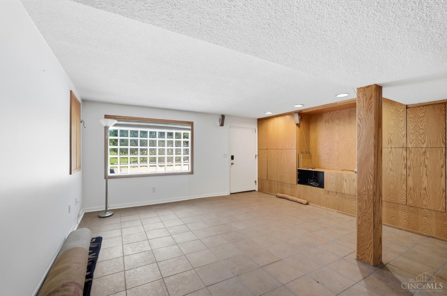 4605 Boomer Road Cincinnati, OH 45247 - Photo 47 of 69 Gallery Image 47